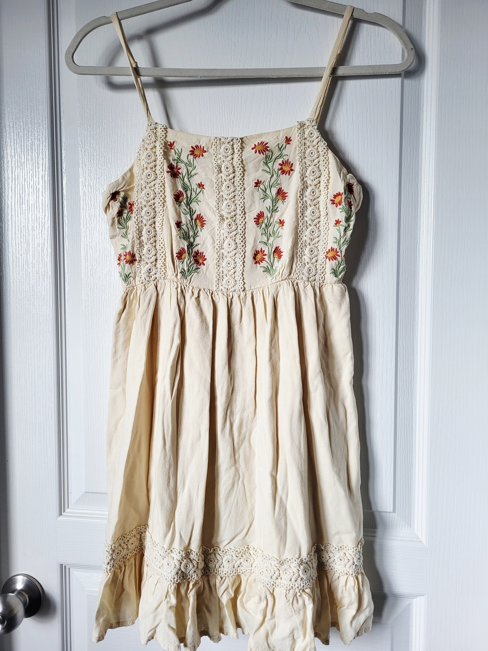 Bila 77 Cream Floral Embroidered Baby Doll Boho Dress Small